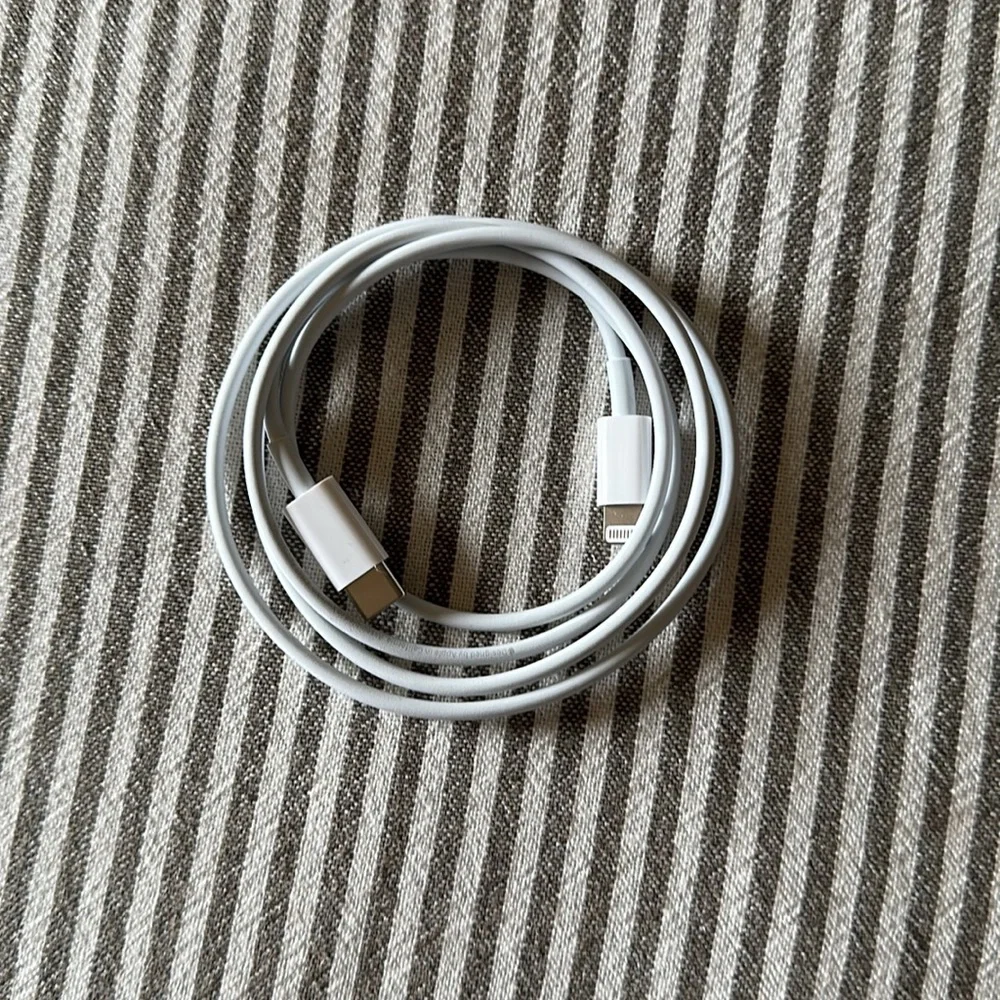 Apple USB-C to lighting Cable 3’